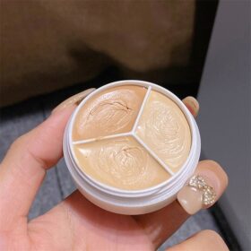 Tri-Color Concealer Palette - image 7