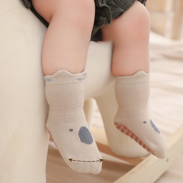 बेबी कॉटन मोज़े जूते नॉन स्लिप शिशु वॉक मोज़े जूते फ़्लोर कैज़ुअल टॉडलर एंटी स्लिप मोज़े 1