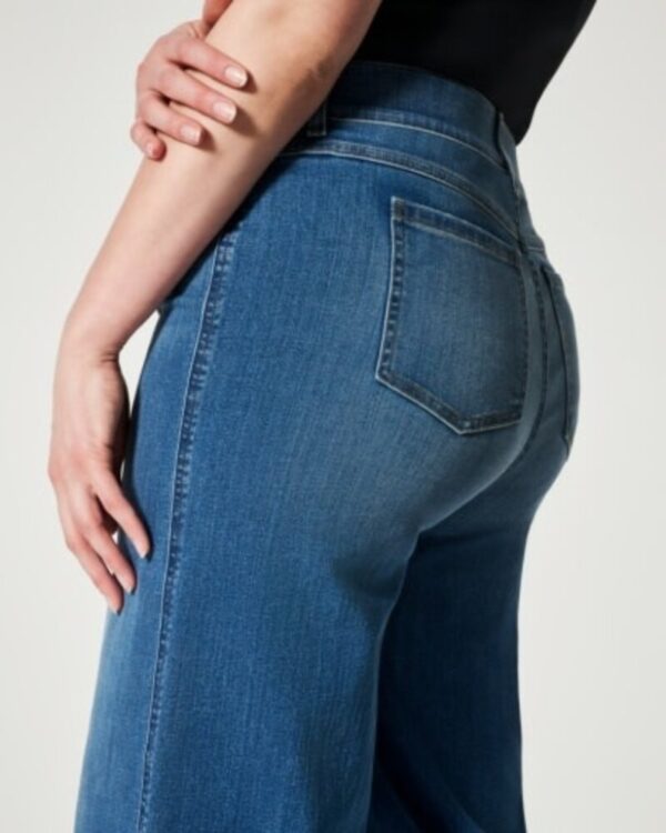 spanx spanx jeans met wijde pijpen aan de voorkant